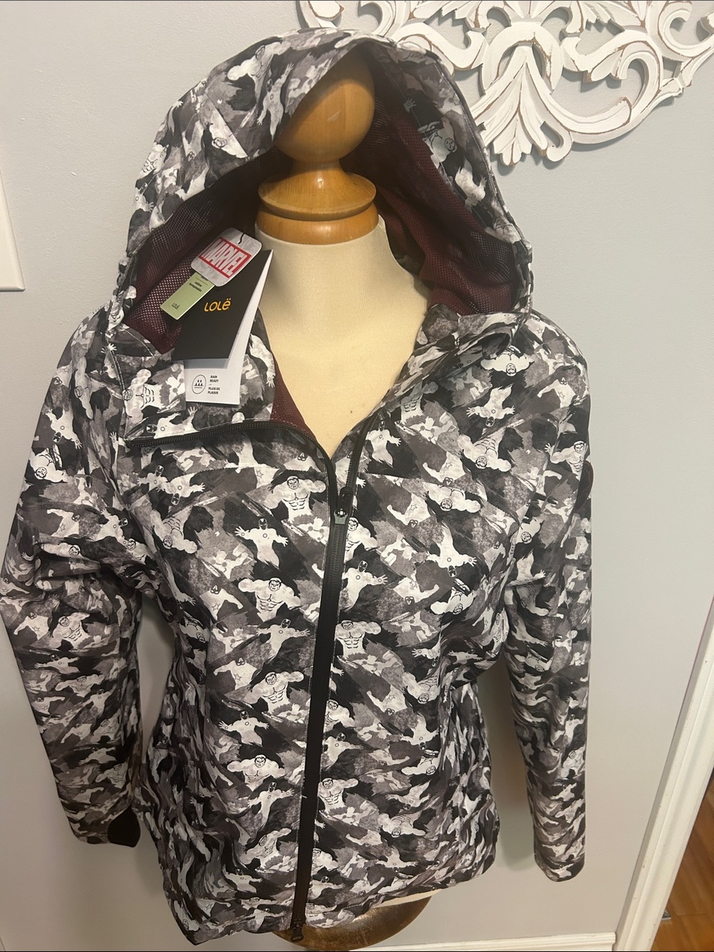 NWT Lole Women's Marvel ‘HULK’ Hooded lined rain jacket
